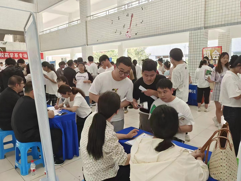 У�����֮·����ʏ�������t(y��)ˎ���޹�˾���������t(y��)ˎ�ߵȌ��ƌW(xu��)УУ�@��Ƹ��(hu��)